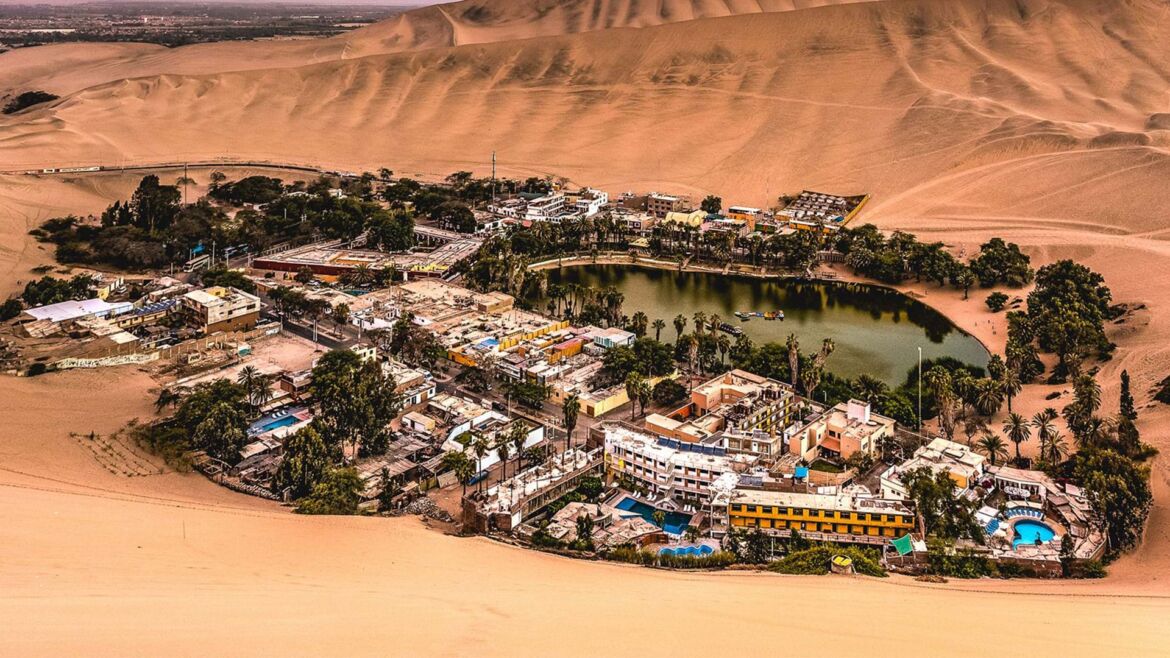 disfruta-del-oasis-de-huacachina-en-ica