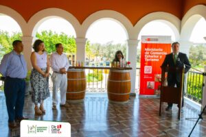 ADHESION Y ENTREGA DE DISTINTIVOS DE NUEVAS BODEGAS QUE INTEGRAN LA RUTA DEL PISCO EN LA REGIÓN ICQ-idesotv-noticias-ica 571338698 1131695275820996 7008031058438815969 n IdesoTV | Noticias del Peru y el Mundo-idesotv-noticias-ica